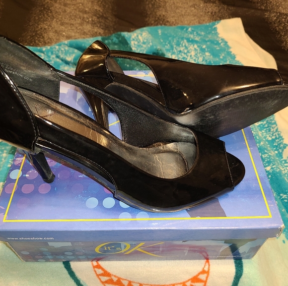 Shoes - Picture 2 of 3